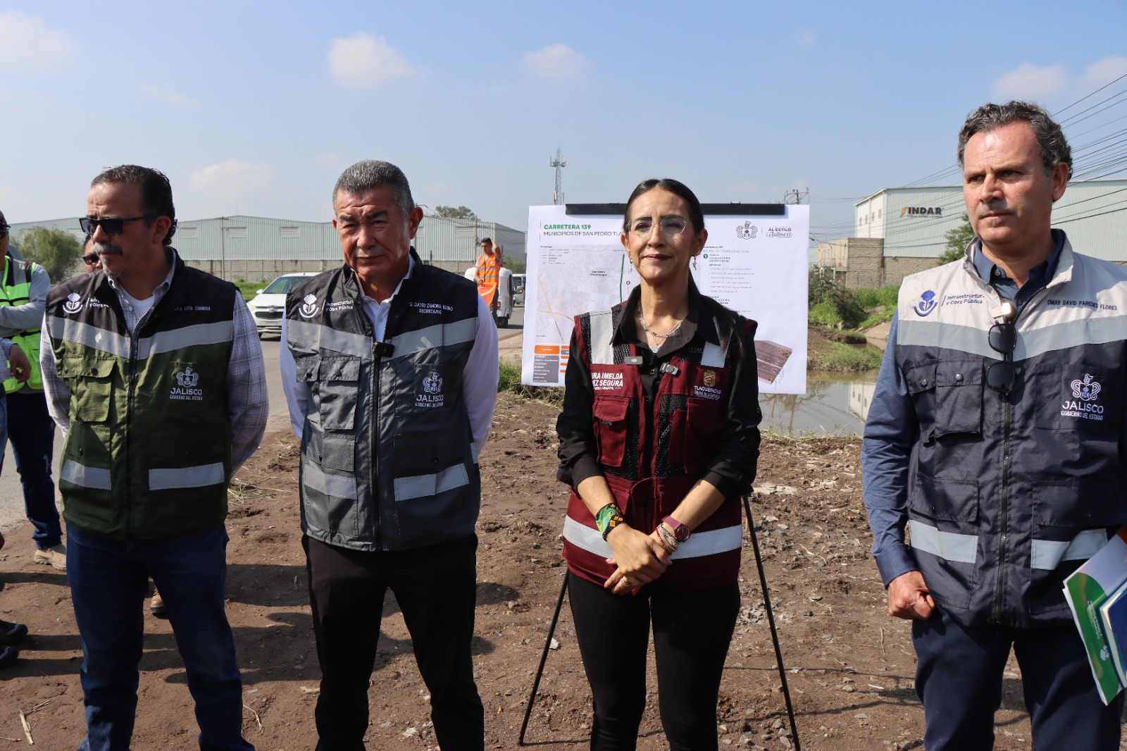 ACUDE LAURA IMELDA AL ARRANQUE DE OBRA POR PARTE DE SIOP, EN SAN MARTÍN DE LAS FLORES